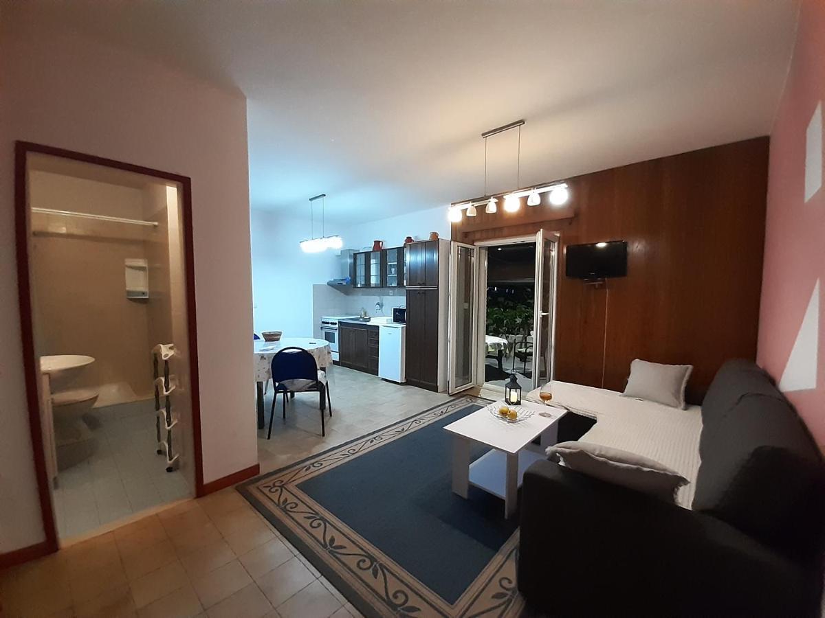 Apartments Cebalo - Ekonomija 코츌라 외부 사진